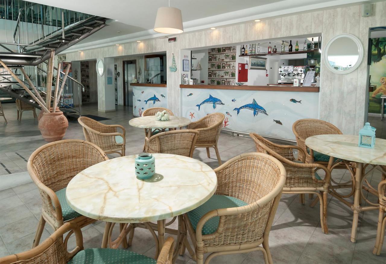 Hotel International Direttamente Sulla Sabbia Misano Adriatico Zewnętrze zdjęcie