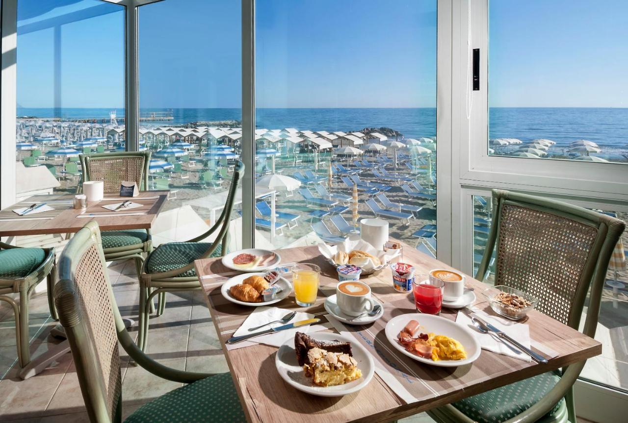 Hotel International Direttamente Sulla Sabbia Misano Adriatico Zewnętrze zdjęcie
