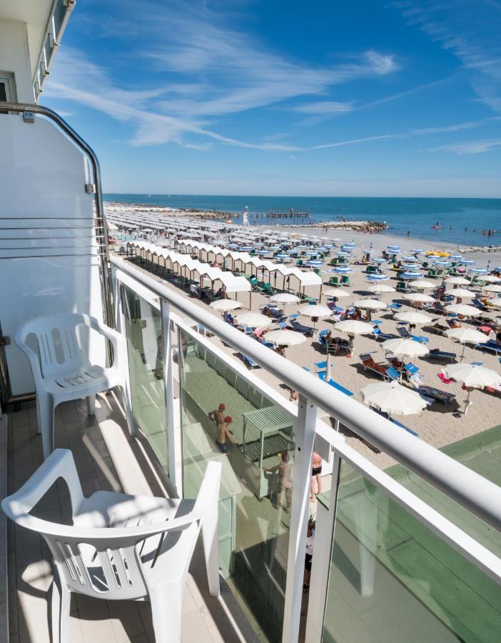 Hotel International Direttamente Sulla Sabbia Misano Adriatico Zewnętrze zdjęcie